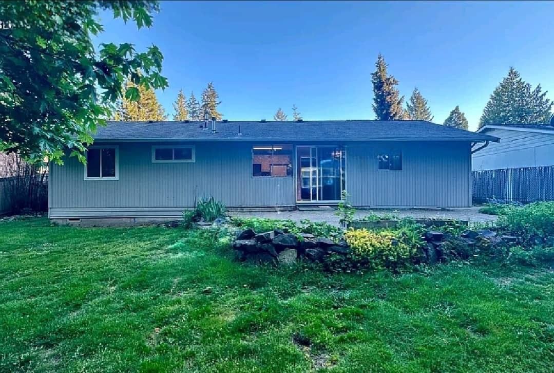 Charming Redmond Rambler in Prime Education Hill Location!