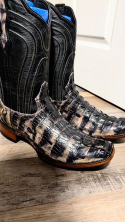Men's crocodile boots