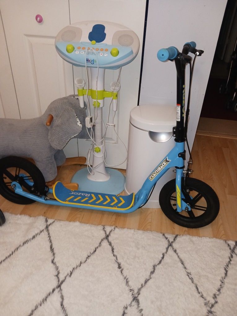 Brand Brand New Adult Sz Razor Flashback Scooter 40 Final Orice Paid 169