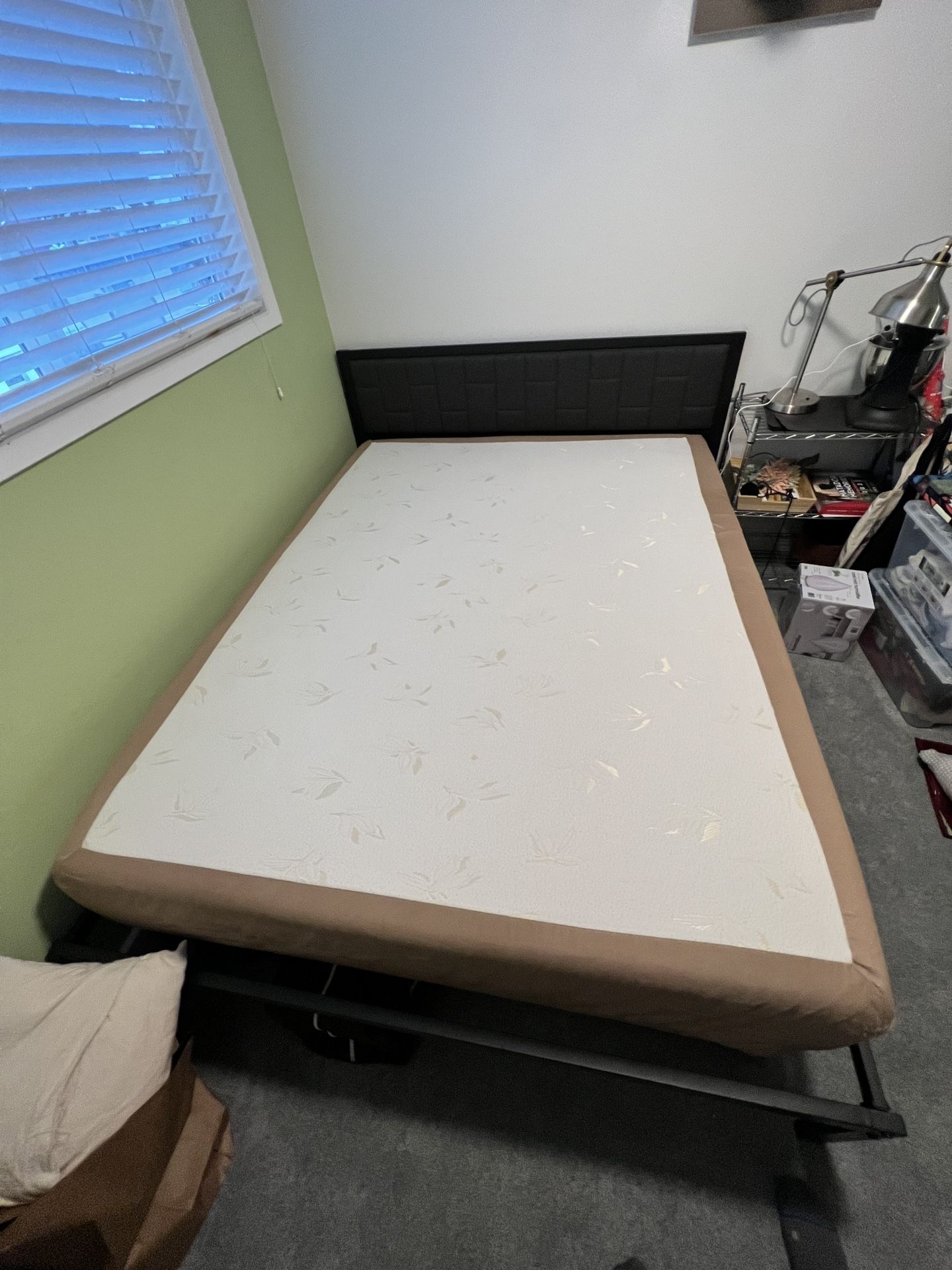 Queen Size Memory Foam Mattress for Sale in Vancouver, WA OfferUp