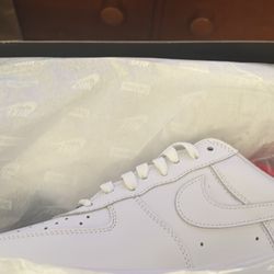 AF1 Supreme low (white)