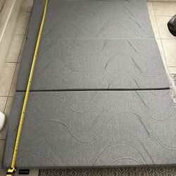 iYee Nature Tri-Fold Memory Foam Mattress / Guest Bed (Like New)