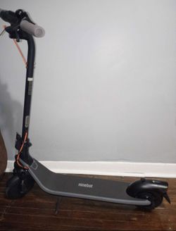 Ninebot E2 Scooter