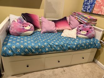 Day Bed Converts To King Size Bed. 