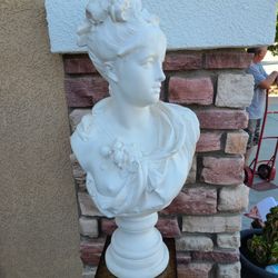 Bust Statue