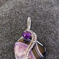 Beautiful Purple And Black Agate Stone Wired Stainless Steel Pendant