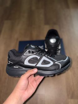 Black and white Dior B30