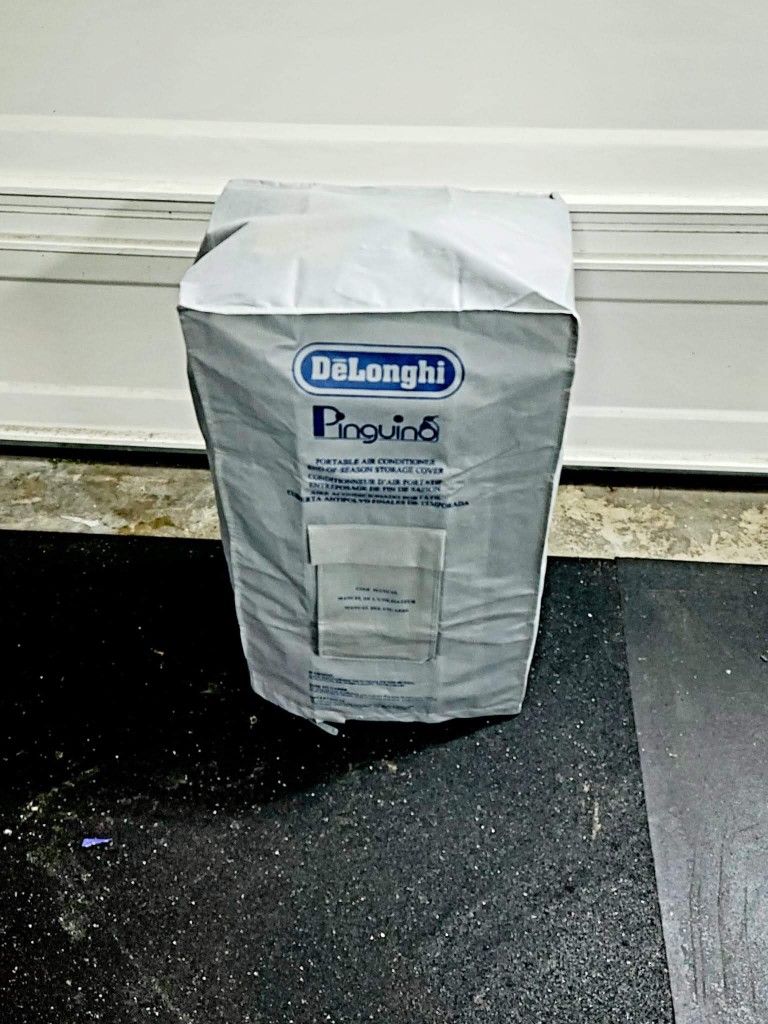 4 In 1 Portable Delonghi Air Conditioner Plus Heater With Window Unit, Remote for Sale in Renton