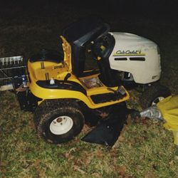 LT1042 CUB CADET RIDING MOWER