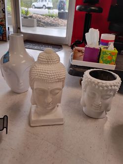 Ceramic faces decor