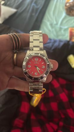Invicta Rowan red dial