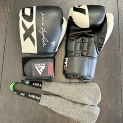 RDX F4 Boxing Gloves, 12 oz, Black/White