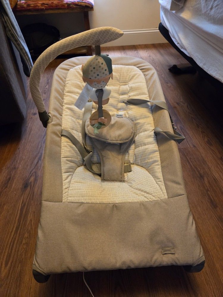 Ingenuity Automatic Baby Rocker With Music And Sounds