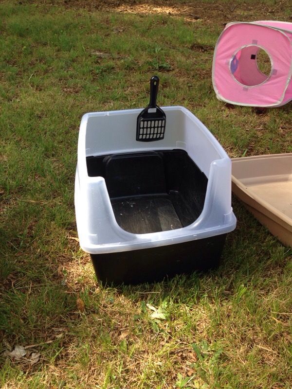 Cat litter box