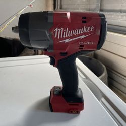 Milwaukee M18 FUEL Lithium-Ion  1/2 in. Impact Wrench