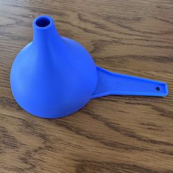 $5 - New Tupperware Large Funnel Measures approximately 6 1/2 inches end to end by 3 3/4 inches outside diameter by 3 inches deep. Top opening is abou