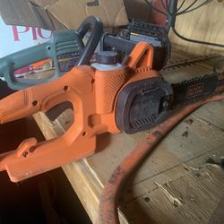 ELECTRIC BLACK AND DECKER CHAIN SAW