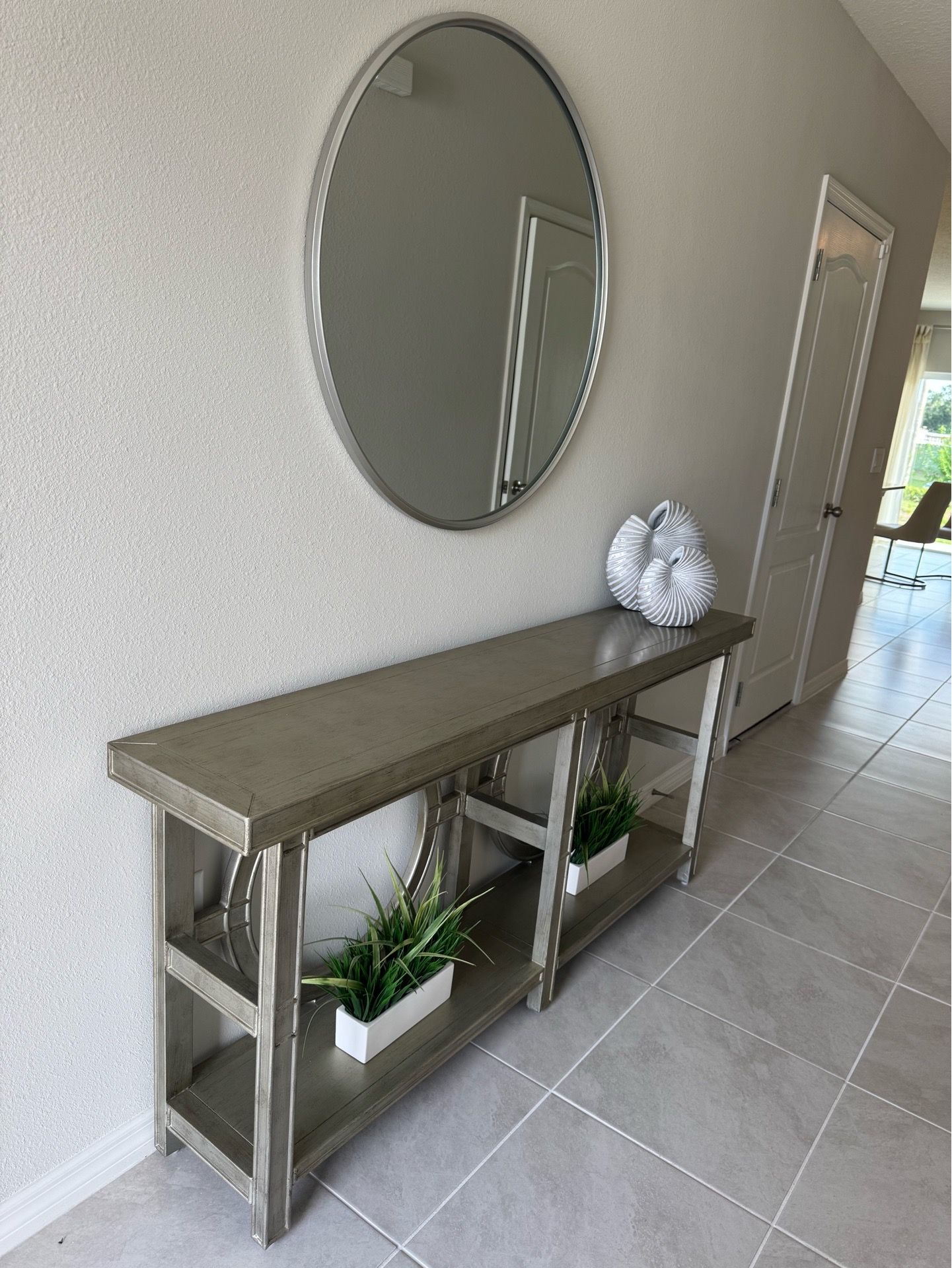 Coast to Coast Entryway Sofa Table w/ Mirror - Model Home Furniture