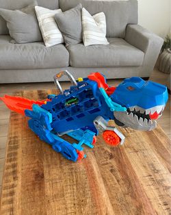 Hot Wheels T-Rex Dinosaur Car Transporter Playset