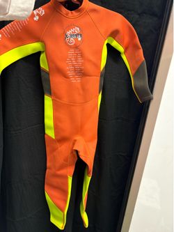 Child unisex XL wetsuit bodysuit surf