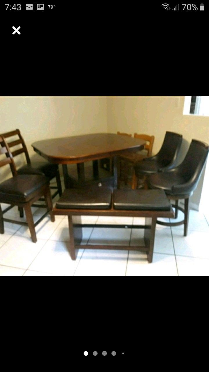 Brown expresso high top dinning room or kitchen table