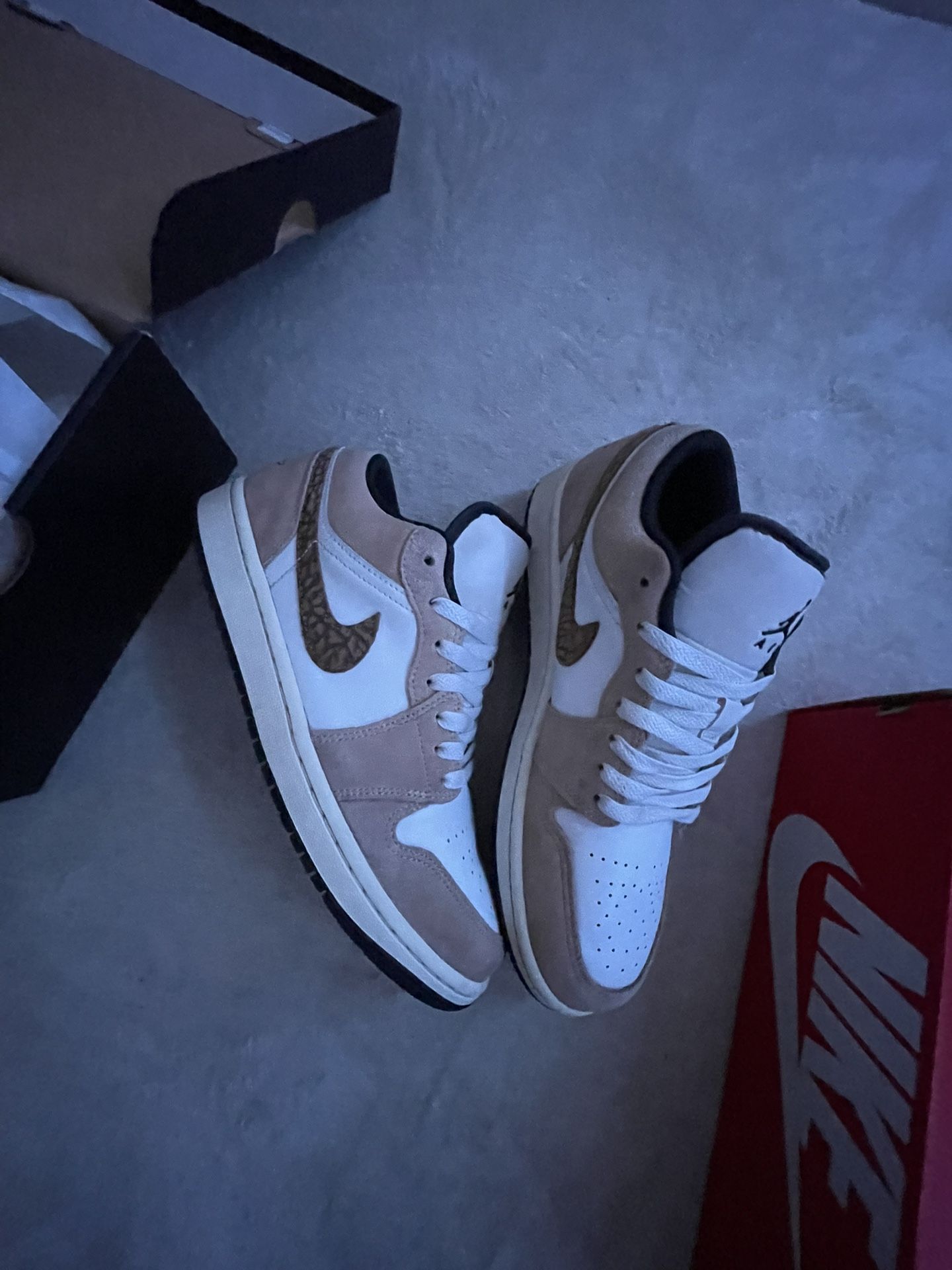 Nike Air Jordan 1 Low SE