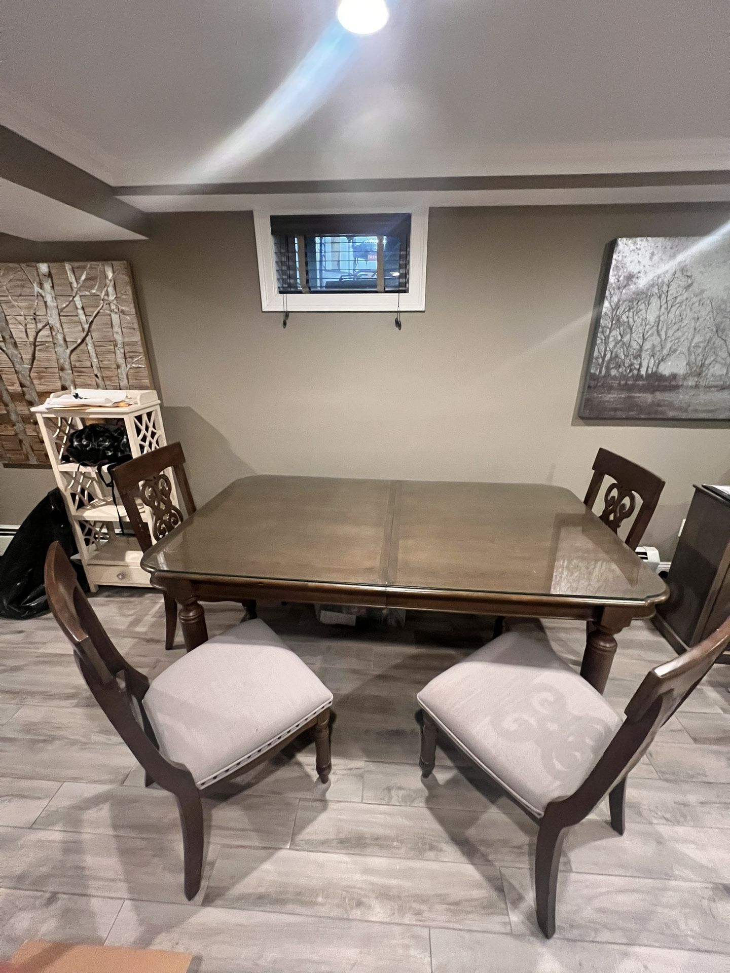 Beautiful Wooden Dining Table Seats 4-6