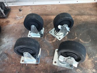 Heavy duty casters