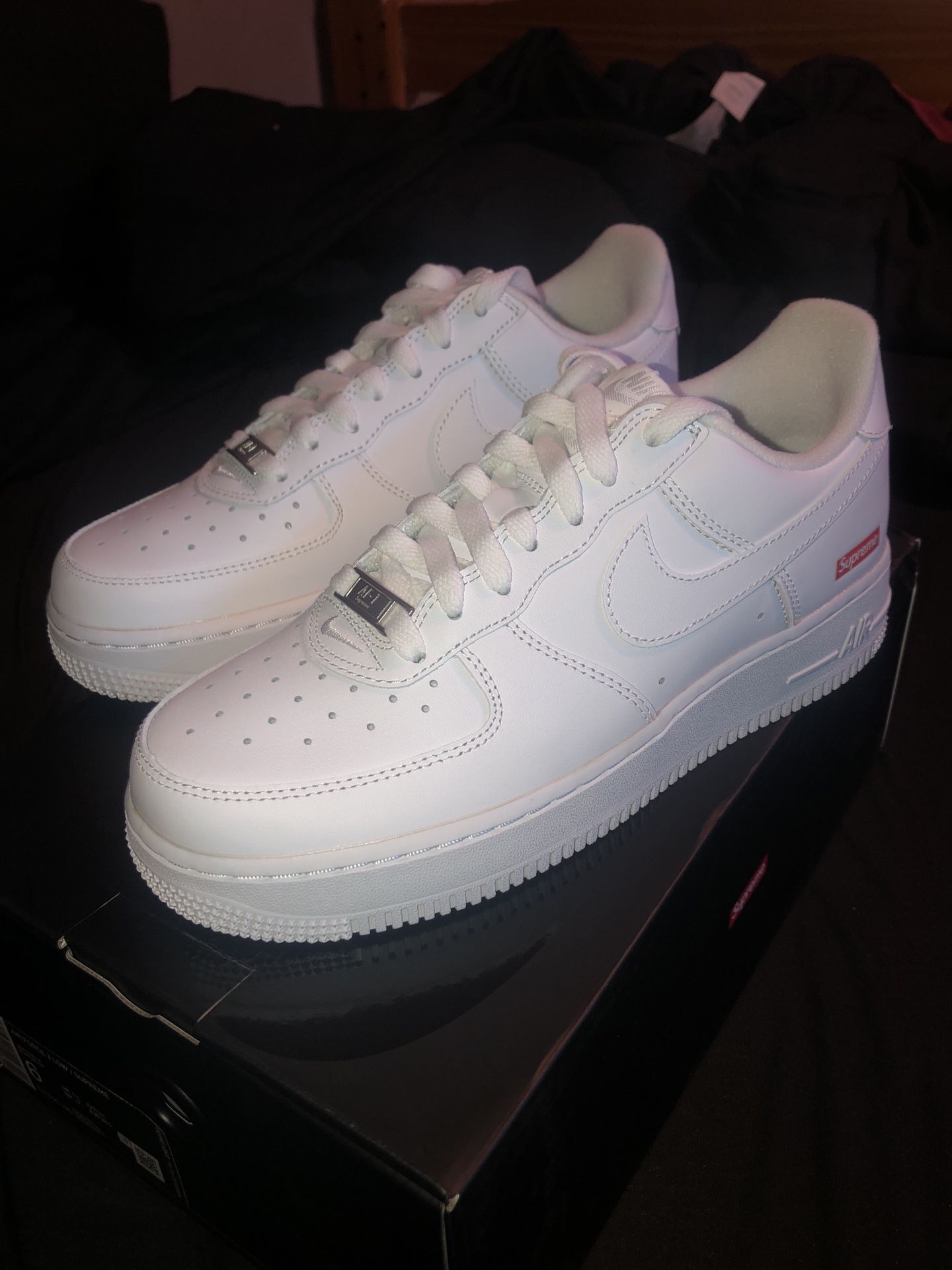 Supreme/Nike Air Force 1 “White” *Size 6*
