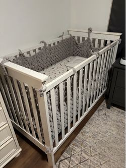 Crib and mattress like new