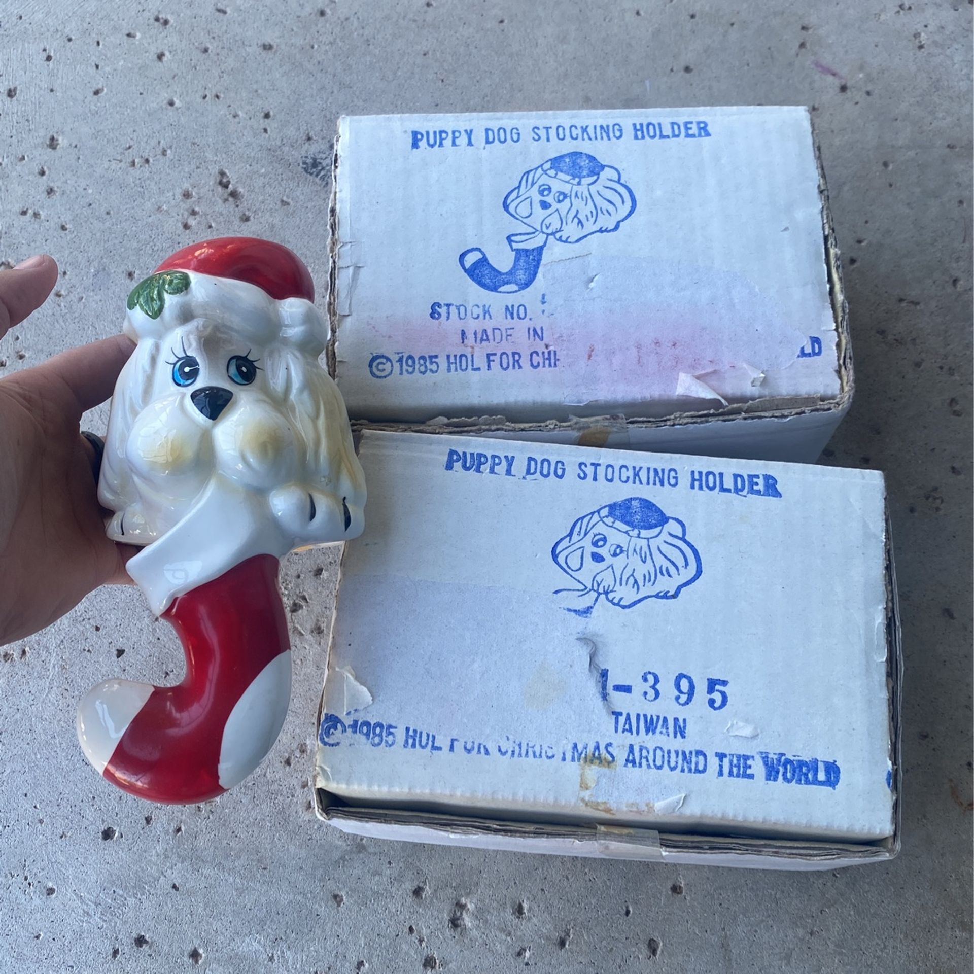 Vintage 1985 Hol For Christmas Around The World Puppy Dog Stocking Holder