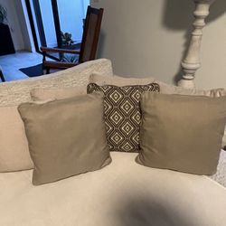 7 Sofa Pillows