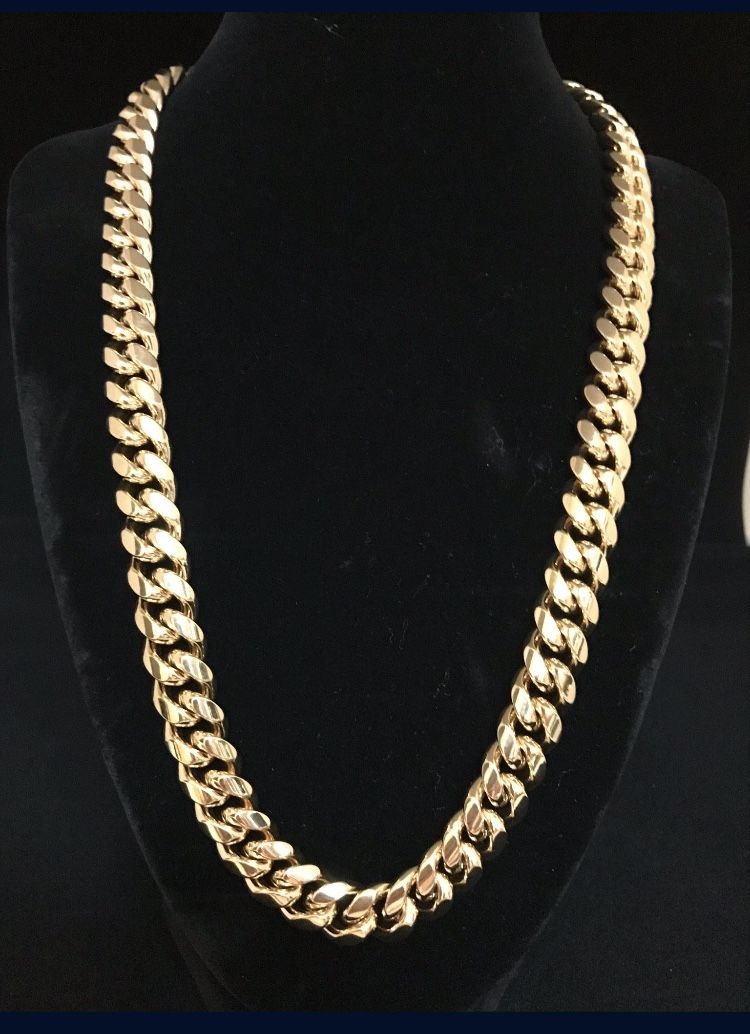 18k Gold Plated Cuban Link (width) 12mm (length)22mm