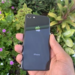 IPHONE 8 UNLOCKED / READY TO USE