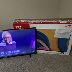 $200 43 inch TCL smart tv with remote price is negotiable 