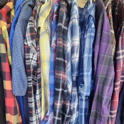 18 Long Sleeve Short Sleeve Shirts Women All Small/Medium Flannel Knit Etc