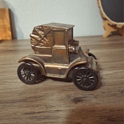 Vintage Colonial Bank Buggy Car Coin Bank