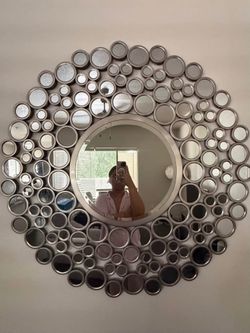 Round Multi-Circle Decorative Wall Mirror