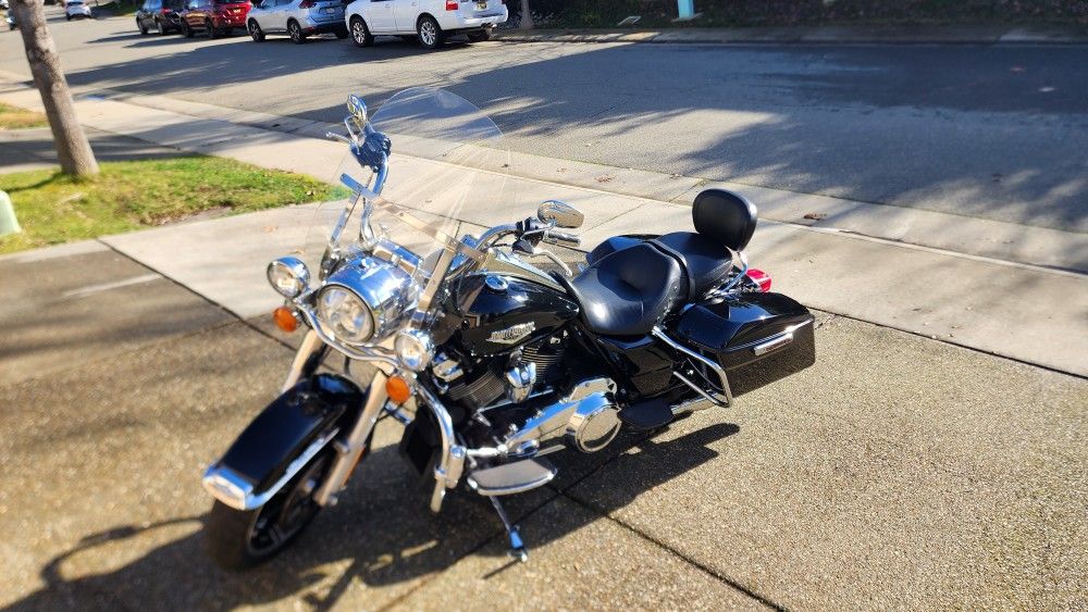 2022 Harley Davidson Road King