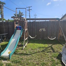 Playground swing set