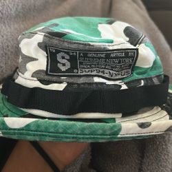 Supreme Bucket hat
