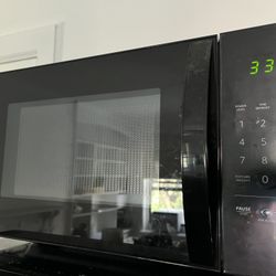 Smart Microwave- Amazon Basics Microwave