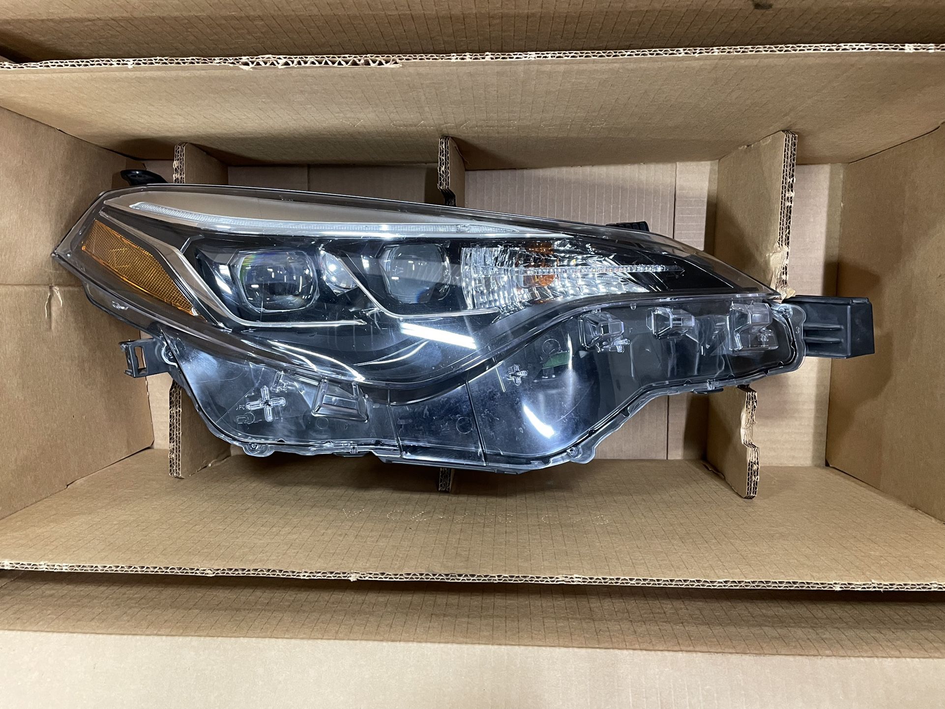 Toyota Corolla Headlight Assembly 2017-2019