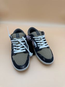 Nike SB Dunk Low Travis Scott Sneakers