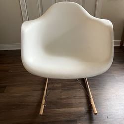 Eames Case Study Chair (Replica)