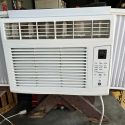 Window AC Unit