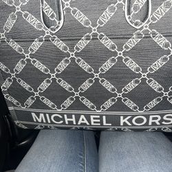 Michael Kors tote bag.