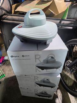 Swimming pool robot vacuums