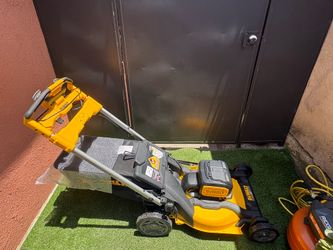 DEWALT 2x20V MAX 21 in. Self Propelled Lawn Mower (TOOL ONLY)