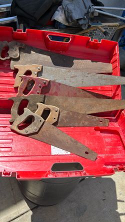 Older Hand Saws With Case